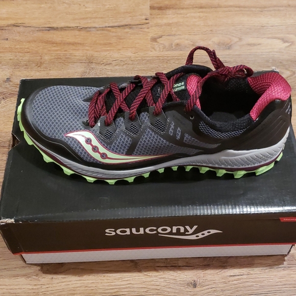 saucony womens peregrine 8
